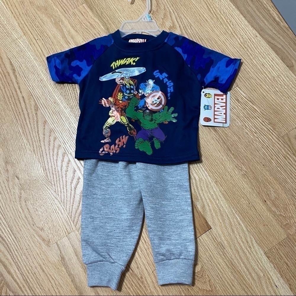 Avengers Sweatpants Outfit NWT Sz 18 months Short Sleeve Marvel